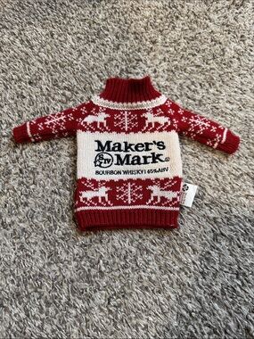 Maker's Mark Red & White Knit Sweater Bottle Cover